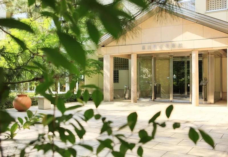 ひとりで過ごすホリディ特集〜【藤田喬平ガラス美術館】