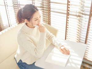 【女性に多い“冬季うつ”】眠気が強い！睡眠時間が長くなる原因