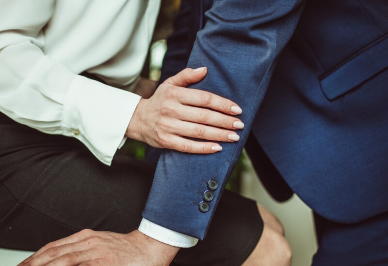 好きな人との距離を縮める💋 “大人のスキンシップ”講座✨